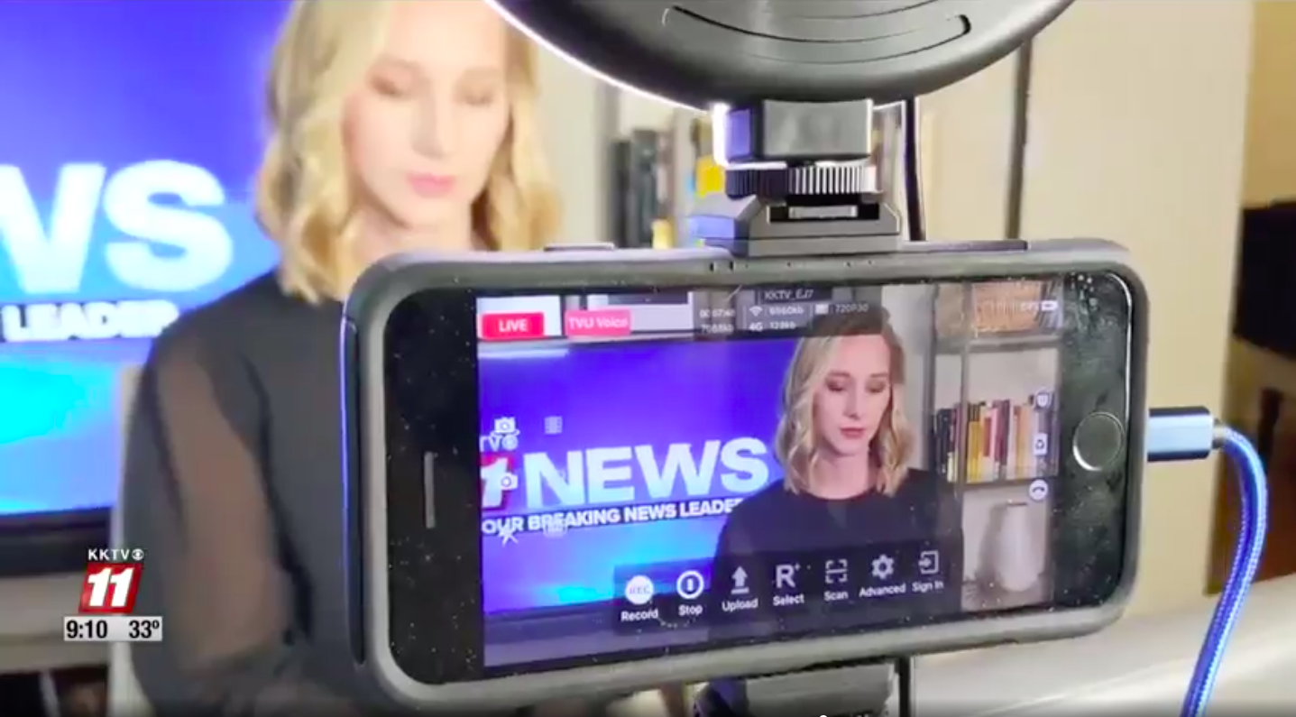 Newscast móvil en vivo desde la sala de estar con la aplicación TVU
